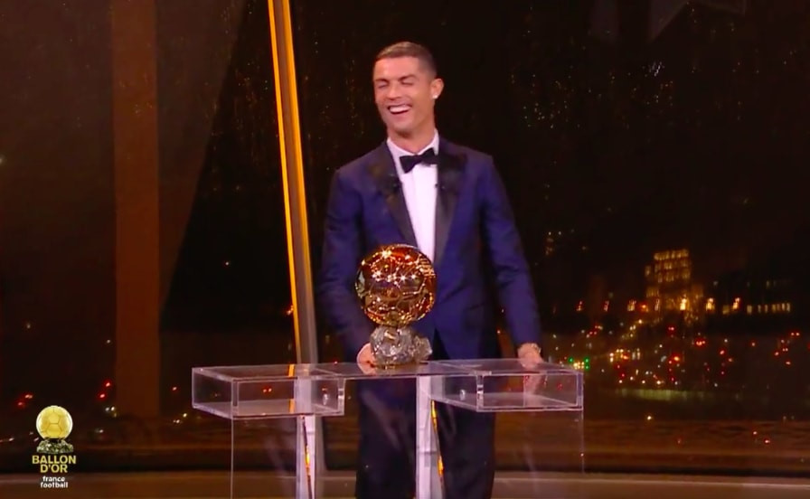 Cả khán phòng bật cười vì điều ước Giáng sinh của Ronaldo